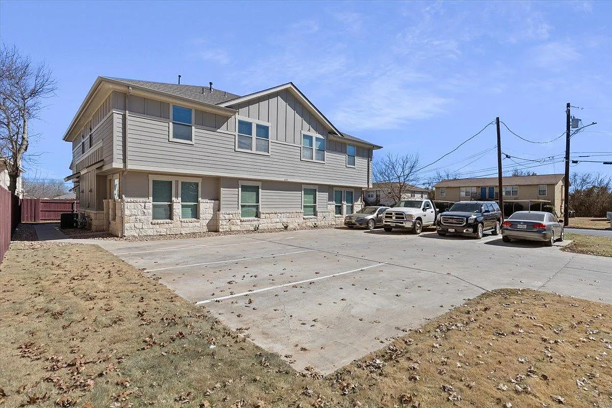 Building Photo - 2225 Katy Ln #B