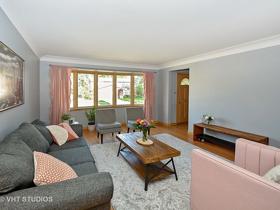 4th image of 10424 Laporte Ave