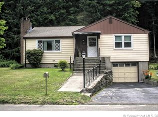 90 Luciani Rd, Woodbridge, CT 06525