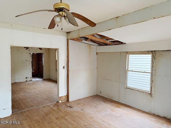 5th image of 310 Bronson Ave