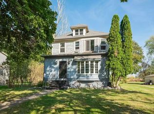607 N Main St, Earlville, IL 60518