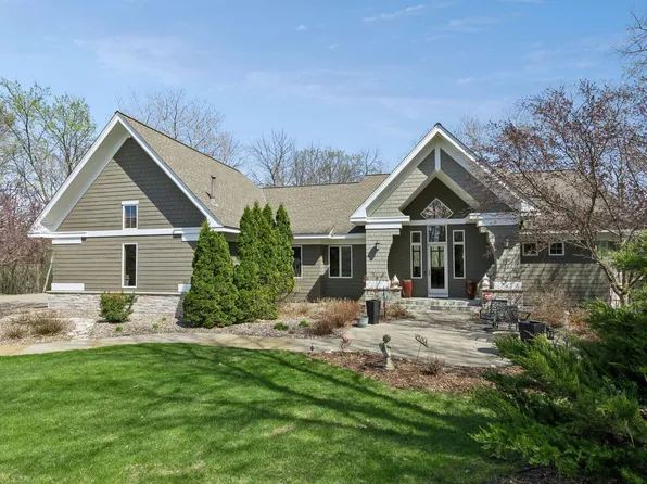 23171 Woodland Ridge Dr, Lakeville, MN 55044