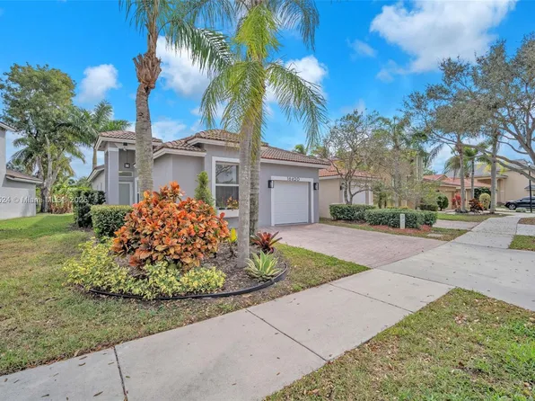 16420 Sapphire St, Weston, FL 33331