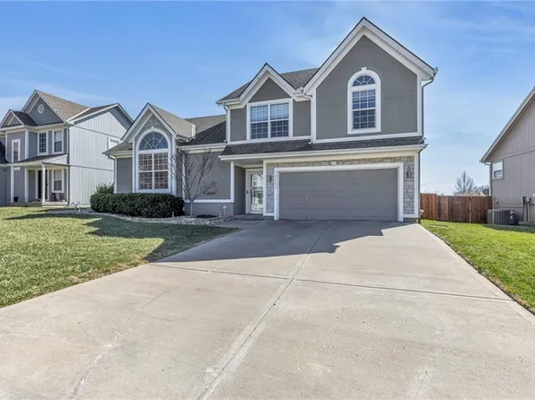18463 W 157th Pl, Olathe, KS 66062