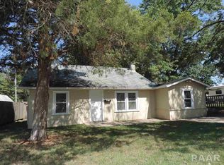1513 Henry St, Pekin, IL