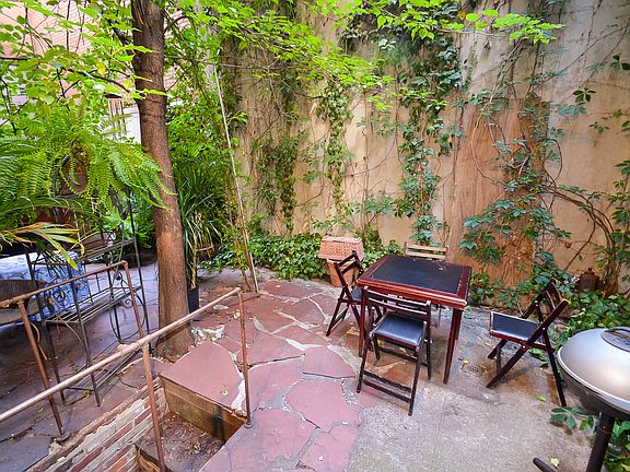 5th image of 220 E 52nd St APT 1D