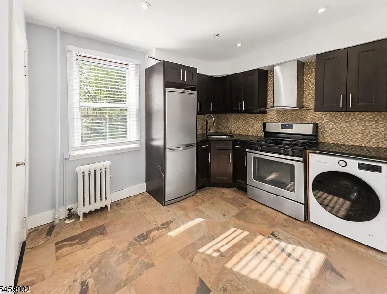 2 bed, 1.0 bath, $2,750 — Photo 1