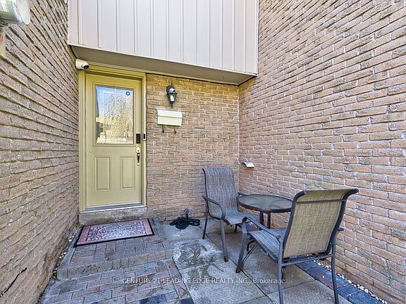 3rd image of 1552 Lancaster Dr #56