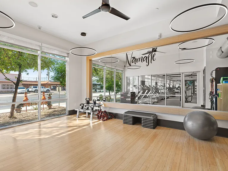 Axis Camelback — Photo 22