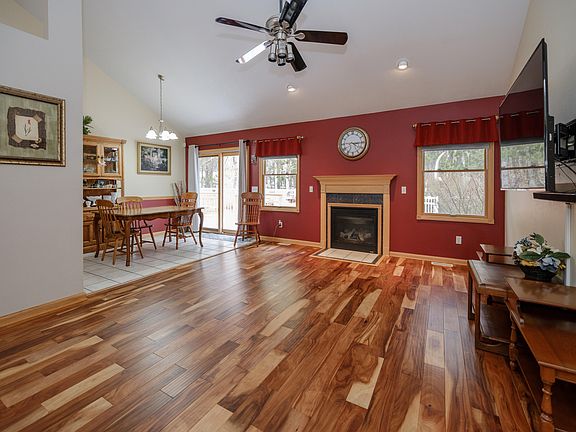 4th image of 7696 Stoney Creek Dr