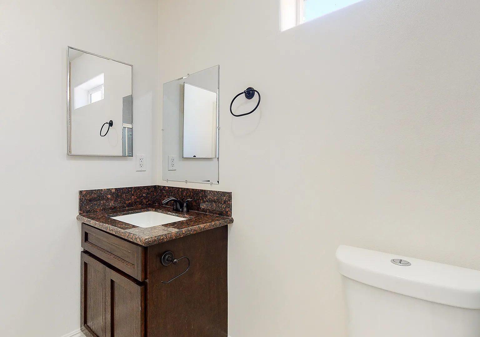 3 bed, 1230 sqft, $3,095 — Photo 4