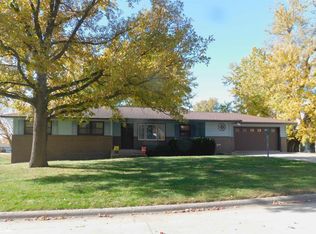 412 Oak Ave, Charter Oak, IA 51439