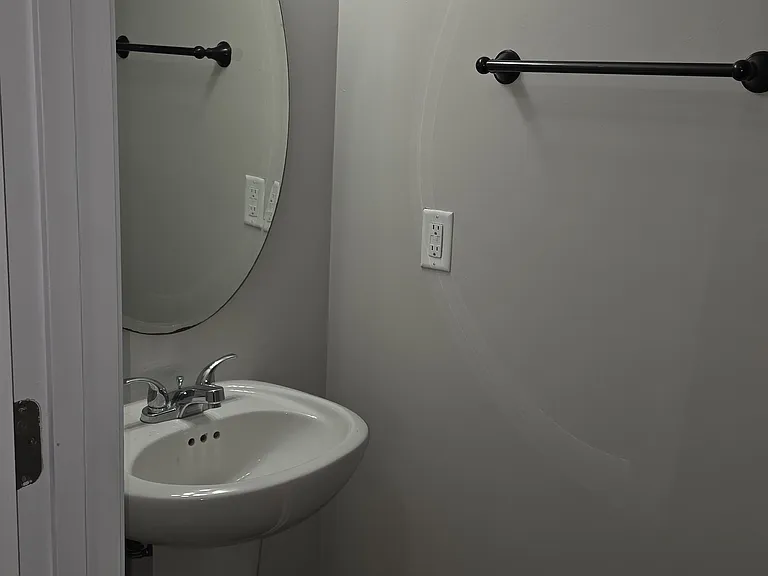 553 Old Salem Dr — Photo 9