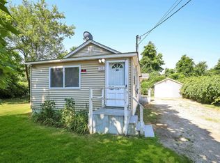 20 Pine St, Wyandanch, NY 11798