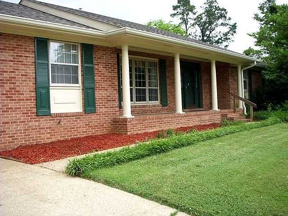 3rd image of 4811 Glenmar Cir