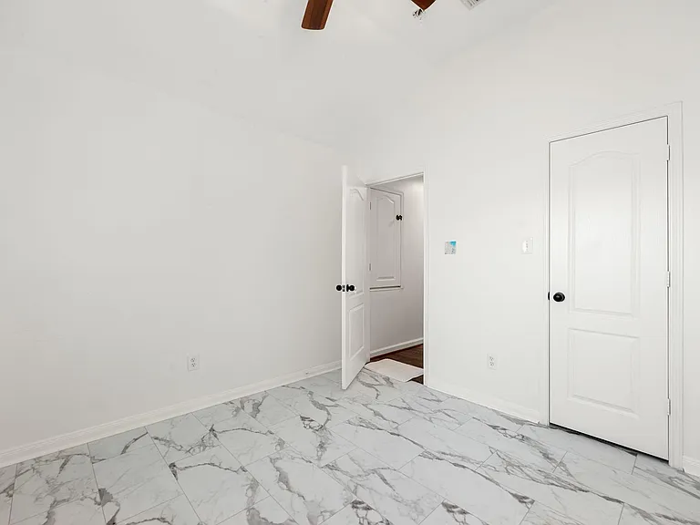 14910 Lake Woodbridge Ct — Photo 31