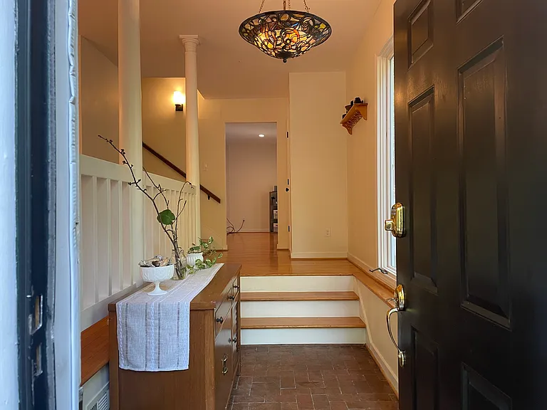 620 Arlington St — Photo 5