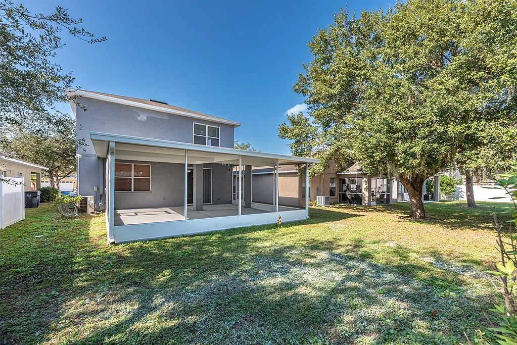 4 bed, 2.5 bath, 2062 sqft, $2,550 — Photo 3