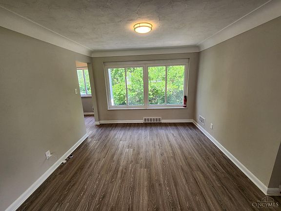 4th image of 2780 Lafeuille Ave