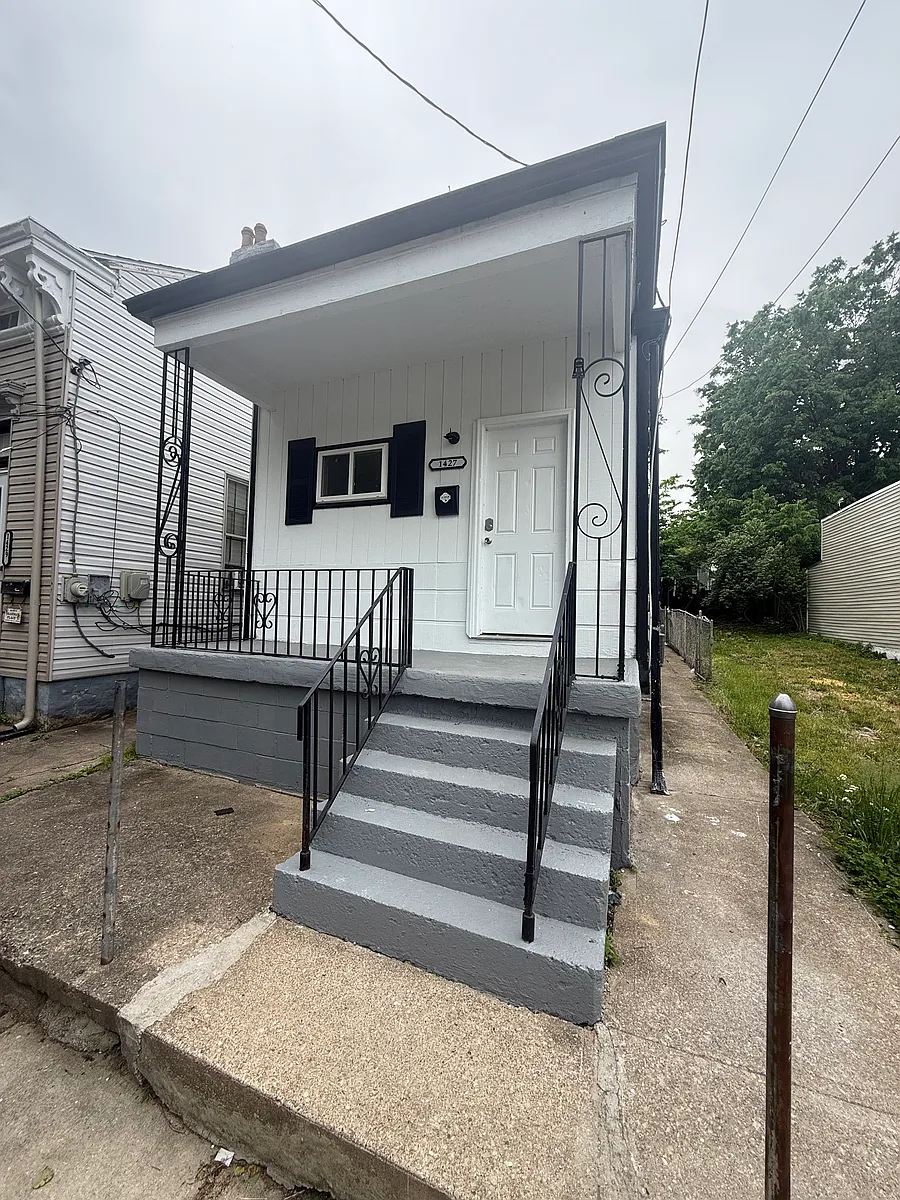 Building Photo - 1427 Banklick St