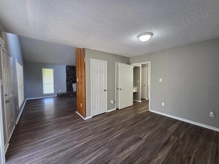 6369 Golden Park Dr — Photo 3