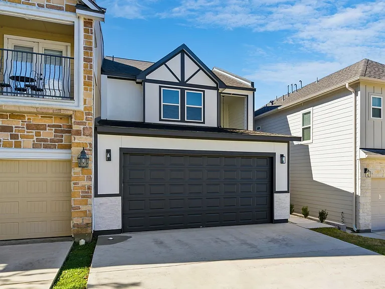 111 Capetown Way — Photo 4