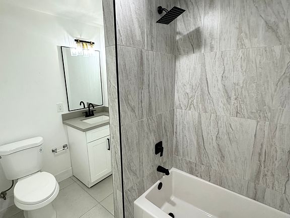 3rd image of 1429 E Osborn Rd APT 2