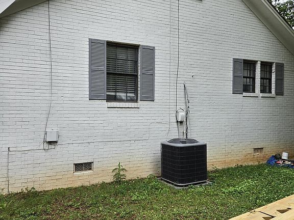 2nd image of 203 Lindbergh Blvd