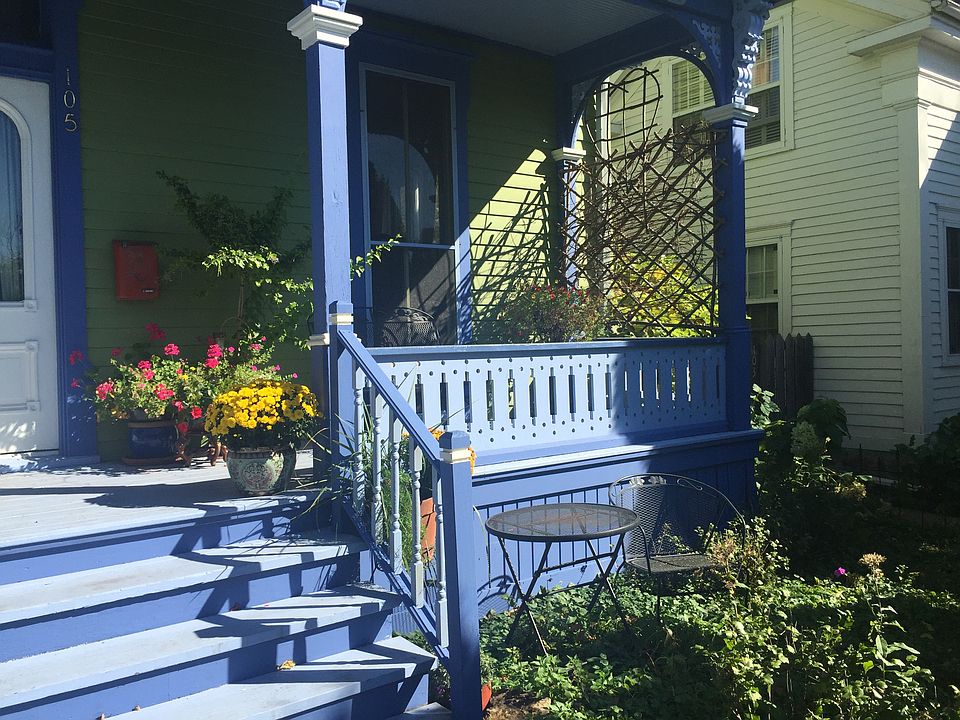 2nd image of 105 Island Ave W