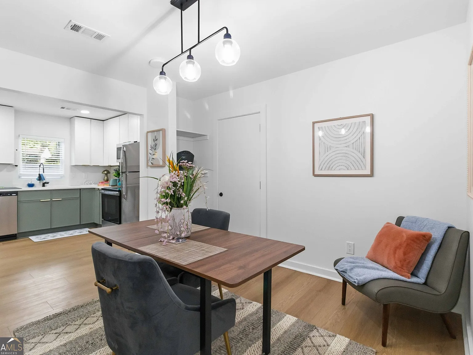 2 bed, 2.0 bath, $3,000 — Photo 2