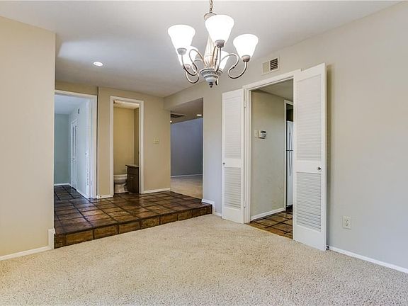 4th image of 10423 Shadow Bend Dr