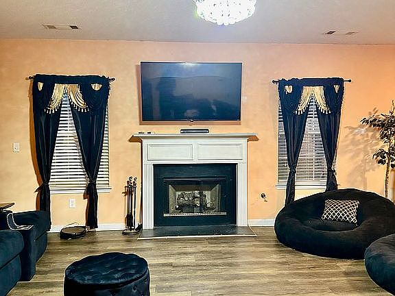 Spacious family room 