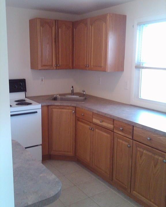 2nd image of 412 Willow Ave Floor 2