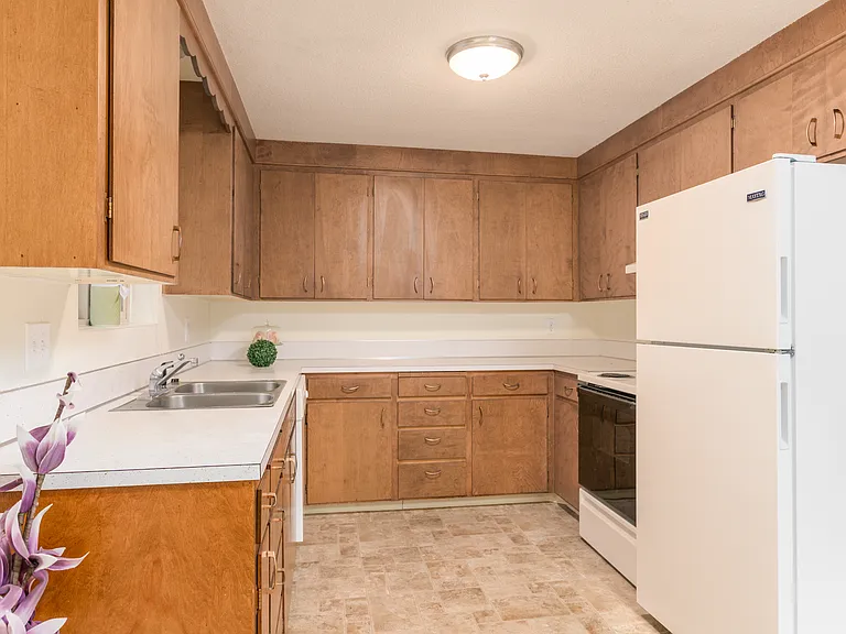 1400 S Gourley St #1400 — Photo 2