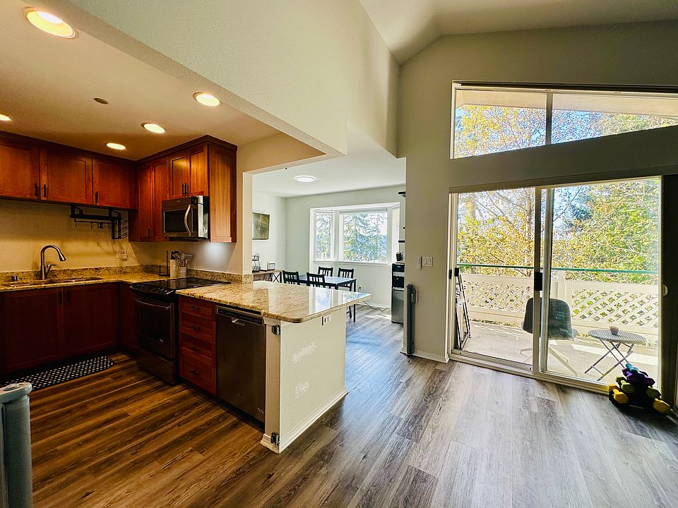 1st image of 8805 166th Ave NE APT 301