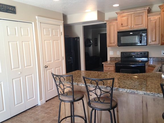 2nd image of 141 S Robison Dr
