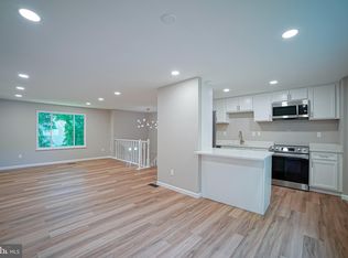 8278 Wold Den Ct, Springfield, VA 22153