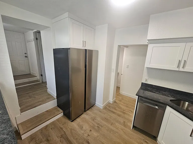 1008 S Lake St — Photo 10