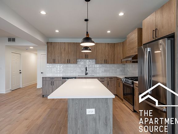 5th image of 3529 W Shakespeare Ave #2W