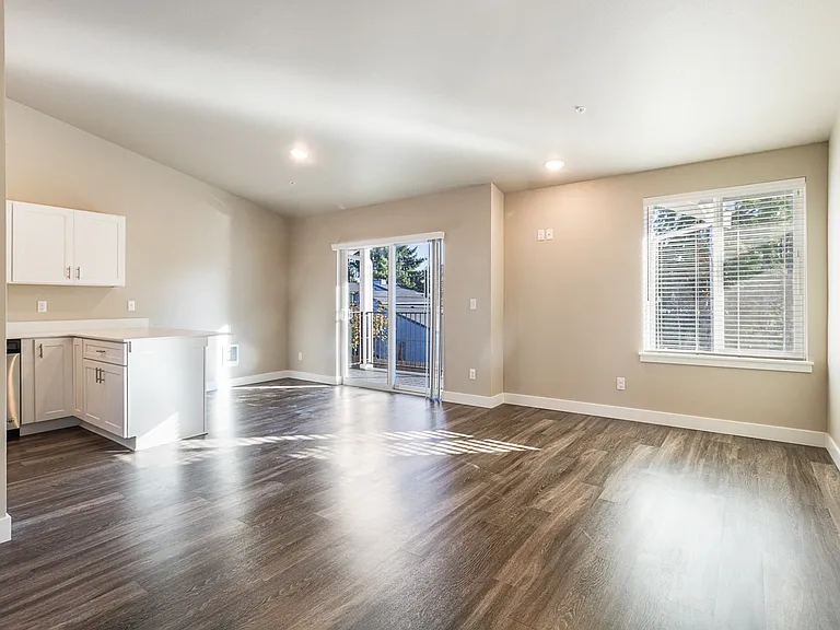 Norpoint Landing Apartments — Photo 11