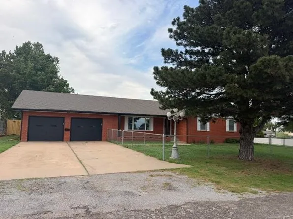 117 E 4th St, Vici, OK 73859