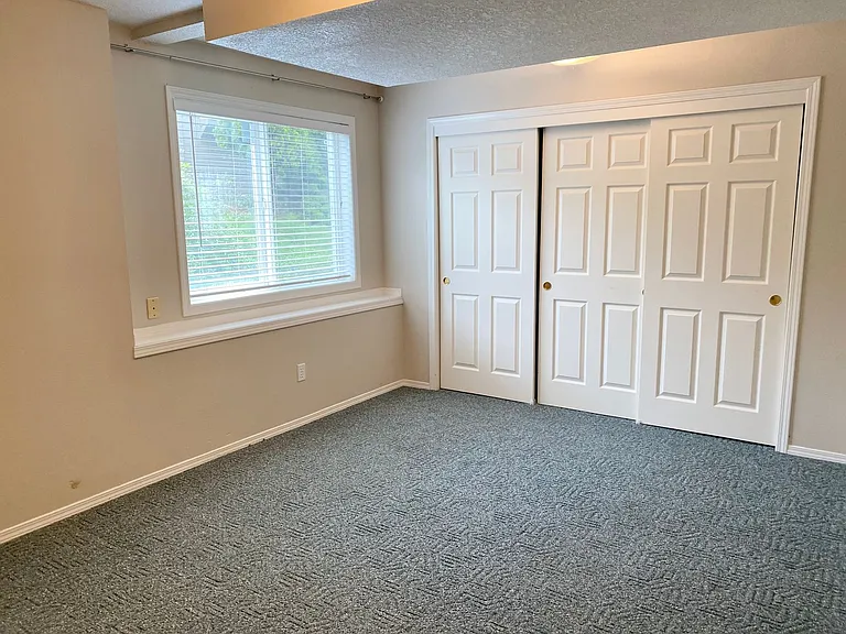 14241 NW Lakeshore Ct — Photo 31