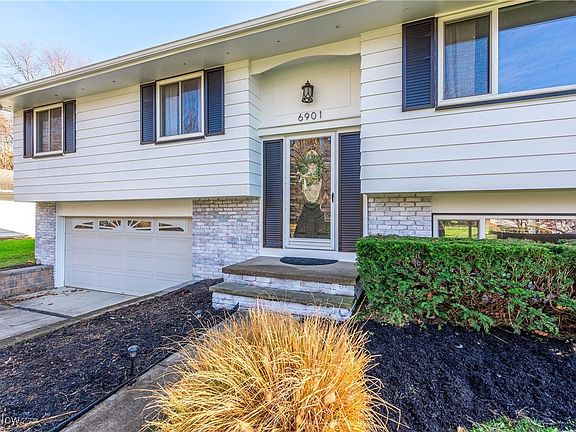 3rd image of 6901 Chadbourne Dr