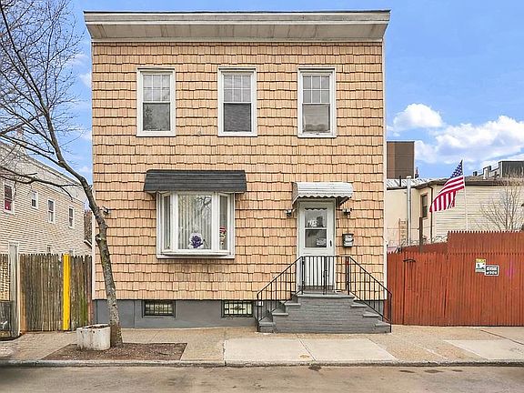 4th image of 152 Miller Ave #1