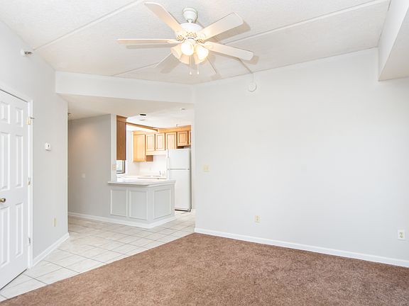 2nd image of 211 Heritage Blvd #1