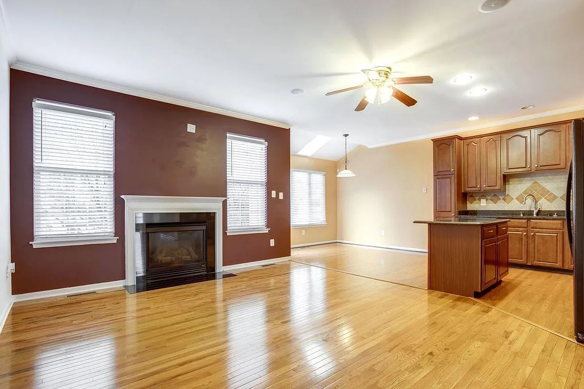 Building Photo - 25859 Kirkwood Sq