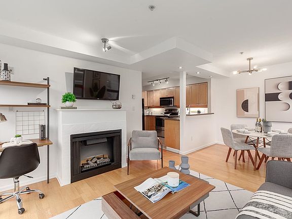 4th image of 997 W 22nd Ave #407
