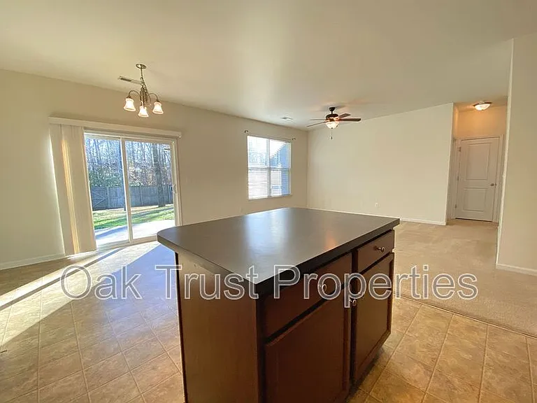 3058 Nantuckett Ave — Photo 5