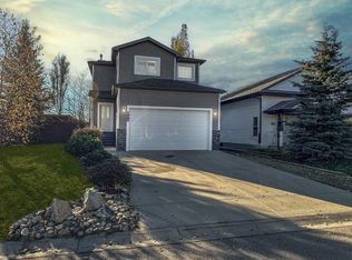 211 N 11th Ave NE, Sundre, AB T0M 1X0