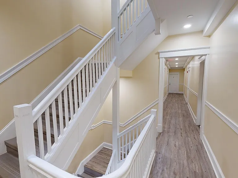123 Sutherland Rd #G — Photo 13